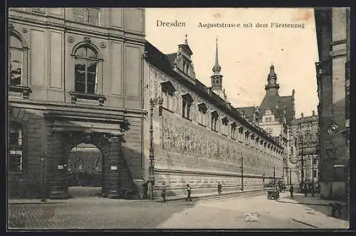 AK Dresden, Auguststrasse mit dem Fürstenzug-Graphito