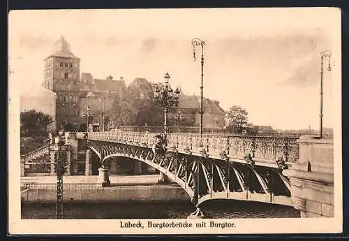 AK Lübeck, Burgtorbrücke mit Burgtor