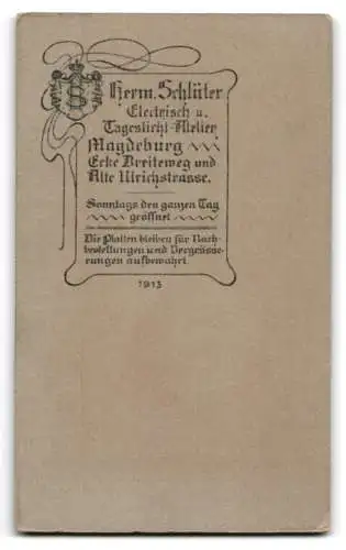 Fotografie Hermann Schlüter, Magdeburg, Ecke Breiteweg, Porträt eines eleganten Herrn mit Schnurrbart