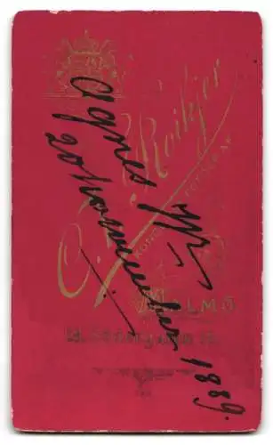 Fotografie C.V. Roikjer, Malmö, Södergatan 18, Portrait von Agnes W. im Jahr 1889
