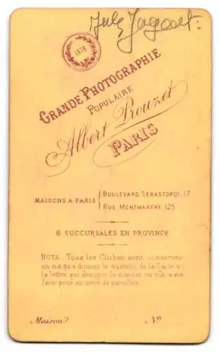 Fotografie Albert Prouzet, Paris, Boulevard Sébastopol 17, Jules Jaguet in Anzug und Krawatte