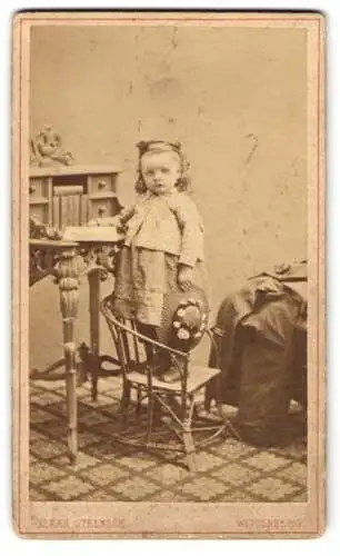 Fotografie Oskar Strensch, Wittenberg, Markt, Emma Arnold als kleines Mädchen