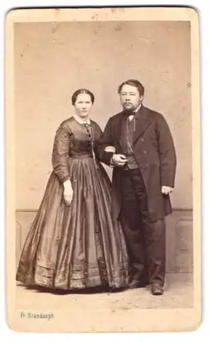 Fotografie Fr. Brandseph, Stuttgart, Hermann Maier und seine Frau Pauline, geb. Langbein im Jahr 1868