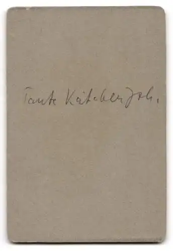 Fotografie unbekannter Fotograf und Ort, Kätchen Joh. als junges Mädchen