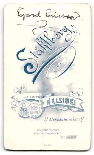 Fotografie Stahlberg, Helsingfors, Aleksanterinkatu 17, Eleganter Herr mit Schnurrbart