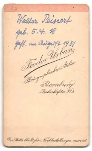 Fotografie Feodor Urban, Bernburg, Bahnhofstrasse 9, Walter Peinert in Anzug und Krawatte