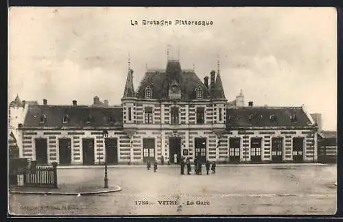 AK Vitre, La Gare, Blick zum Bahnhofsgebäude