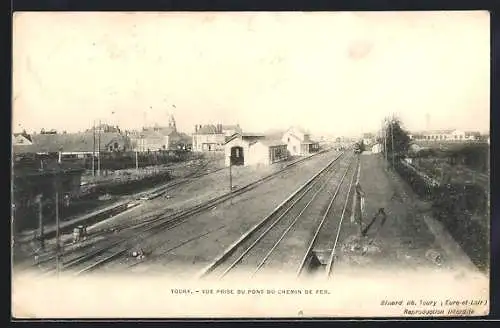 AK Toury, Vue prise du Pont du Chemin de Fer