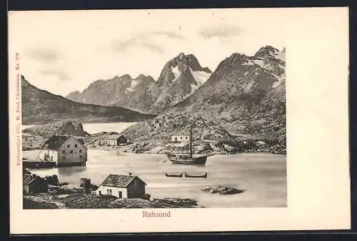 AK Raftsund, Gebäude am Wasser