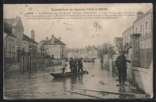 AK Sens, inondations 1910, le boulevard du centenaire pendant l`inondation