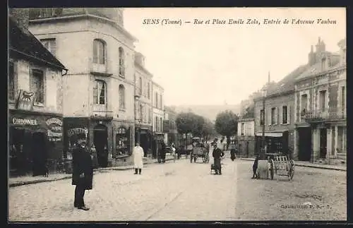 AK Sens, Rue et Place Emile Zola, Entree de l`Avenue Vauban