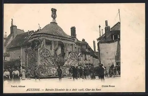 AK Auxerre, Retraite Illuminée du 2 août 1908, Char de Roses