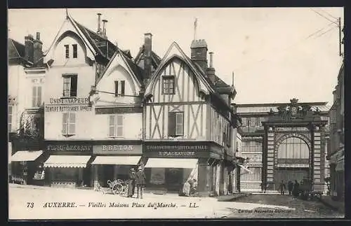 AK Auxerre, Vieilles Maisons Place du Marché