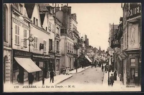 AK Auxerre, La Rue du Temple, Horlogerie