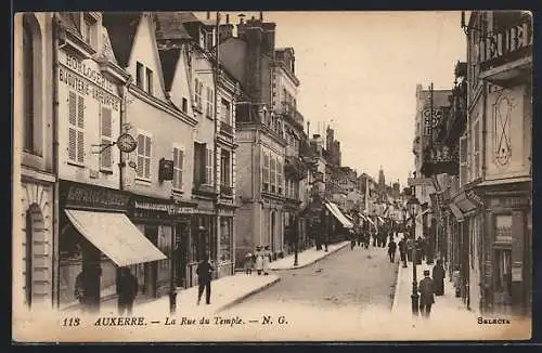 AK Auxerre, La Rue du Temple