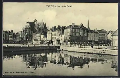 AK Troyes, Une Vue du Canal, Partie am Kanal