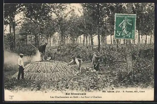 AK Nivernais, Les Charbonniers en forêt, Le Four à charbon, Forstwirtschaft