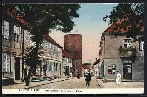 Goldfenster-AK Lenzen a. Elbe, Berlinerstrasse und Stumpfer Turm