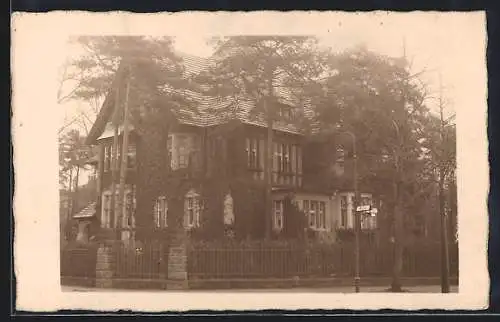 Foto-AK Grunewald, Villa Bernadotte-Strasse Ecke Wildpfad, ehemals Parkstrasse 2