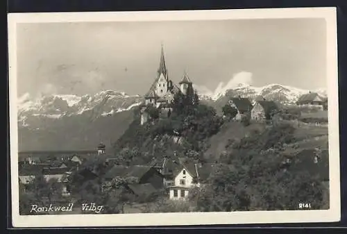 AK Rankweil /Vrlbg., Panorama mit Kirche und Bergen