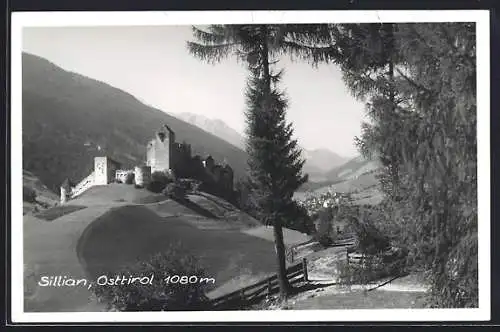 AK Sillian /Osttirol, Panorama mit Burg