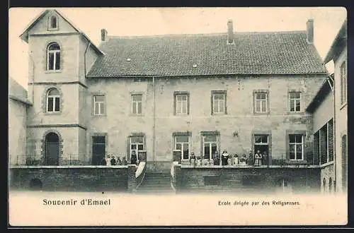 AK Emael, Ecole dirigée par des Religsenses