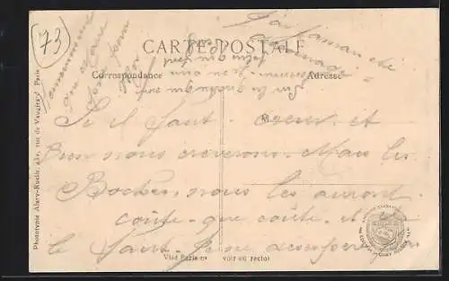 AK Nieuport, Place de la Gare, Des marins francais se promènent au milieu des ruines