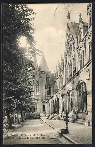 AK Bruges, Ecole normale de l`Etat, un coin de la grande cour intérieure