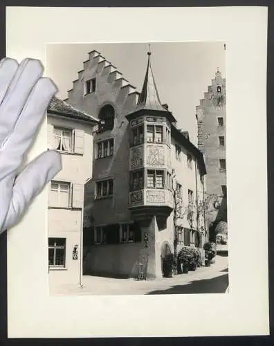 Fotografie unbekannter Fotograf, Ansicht Meersburg / Bodensee, Strasseneck am Gasthaus Zum Bären