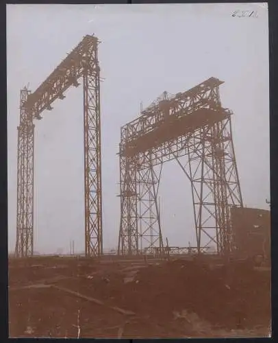 20 Fotografien Fotograf unbekannt, Ansicht Bremen, Werftanlagen AG Weser, Kriegsschiff kl. Kreuzer Magdeburg im Bau