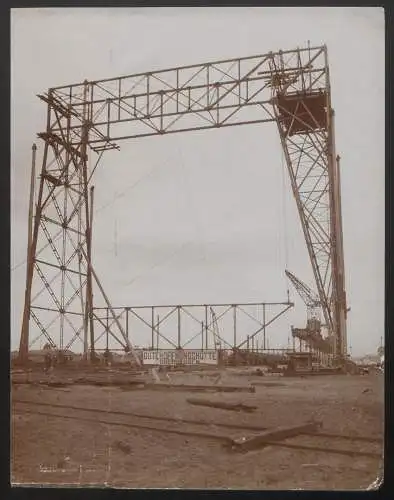 20 Fotografien Fotograf unbekannt, Ansicht Bremen, Werftanlagen AG Weser, Kriegsschiff kl. Kreuzer Magdeburg im Bau