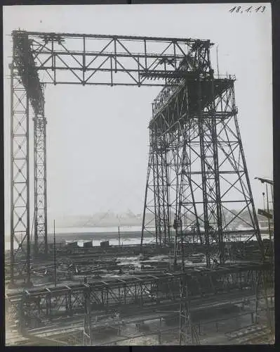 20 Fotografien Fotograf unbekannt, Ansicht Bremen, Werftanlagen AG Weser, Kriegsschiff kl. Kreuzer Magdeburg im Bau