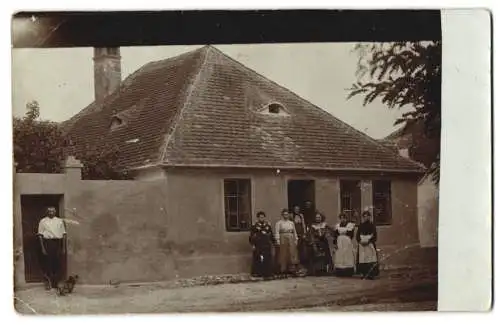 14 Fotografien unbekannter Fotograf, Ansicht Wien, Gasthäuser, Kneipen, Wiener Typen, Wohn - & Geschäftshäuser, Festzug