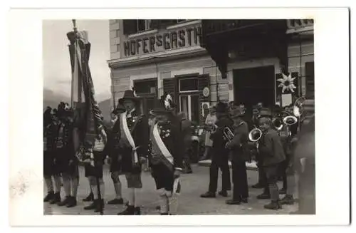 15 Fotografien Ansicht Wien, Festumzüge, Anlässe, Gasthäuser, Kneipen, Wiener Typen, Wohn - & Geschäftshäuser u.a.