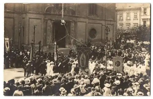 15 Fotografien Ansicht Wien, Geschäftshäuser und Wohnhäuser, Wiener Typen, Gasthäuser, Kneipen, Festveranstaltungen