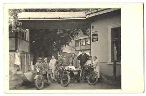 15 Fotografien Ansicht Wien, Gasthäuser, Kneipen, Geschäftshäuser, Wohnhäuser, Wiener Typen, Motorradclub, Trauerzug