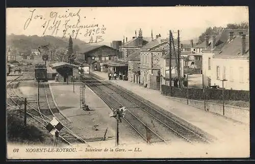 AK Nogent-le-Retrou, Intérieur de la Gare, Bahnhof