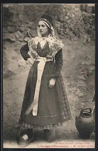 AK Bethelmaise, Maid in Tracht mit Holzschuhen