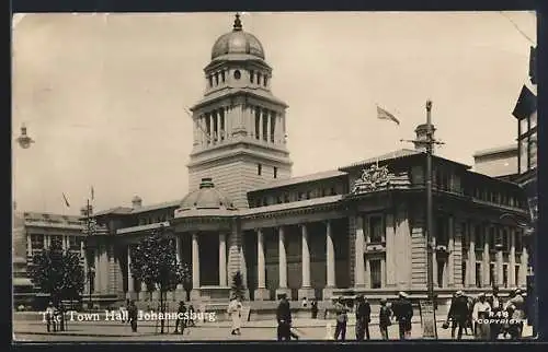 AK Johannesburg, Town Hall with people