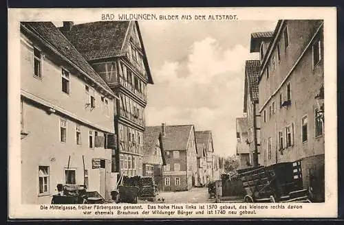 AK Bad Wildungen, Strassenpartie Mittelgasse mit Karren in der Altstadt