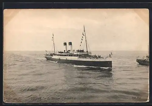 AK Dieppe, Le Steamer Arundel, Passagierschiff auf See