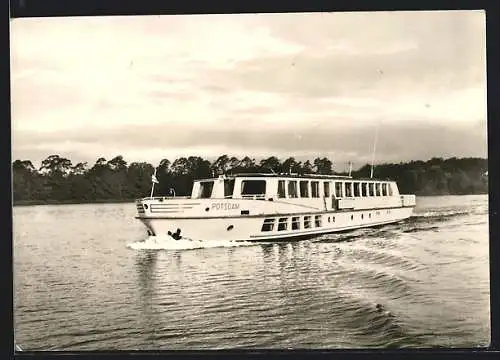 AK Rundfahrtsschiff MS Potsdam in voller Fahrt, Verkehrsbetriebe Potsdamm, Weisse Flotte