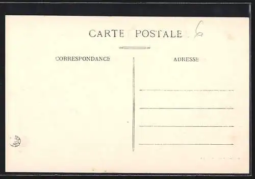AK Larajasse, Le Château de la Fay (XIVe siècle) avec étang en premier plan