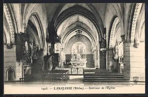 AK Larajasse, Intérieur de l`Église