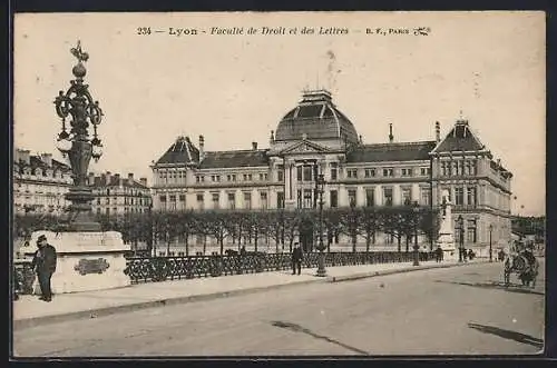 AK Lyon, Faculté de Droit et des Lettres avec pont et lampadaire décoratif