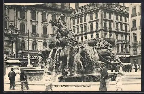 AK Lyon, Fontaine Bartholdi et architecture environnante