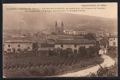 AK St Joseph-en-Beaujolais, Vue générale côté Sud-Est avec église, vignes et Montagne d`Avanas au loin