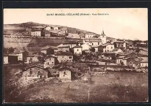 AK Saint-Marcel-l`Éclairé, Vue générale du village et des collines environnantes