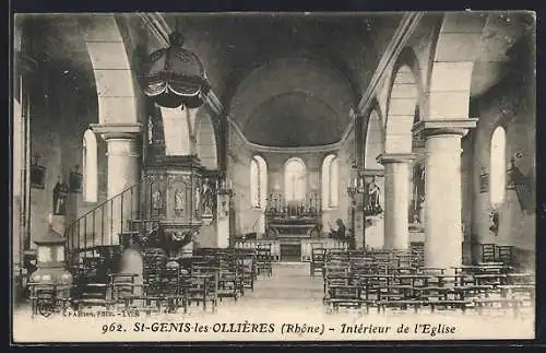 AK Saint-Genis-les-Ollières, Intérieur de l`Église