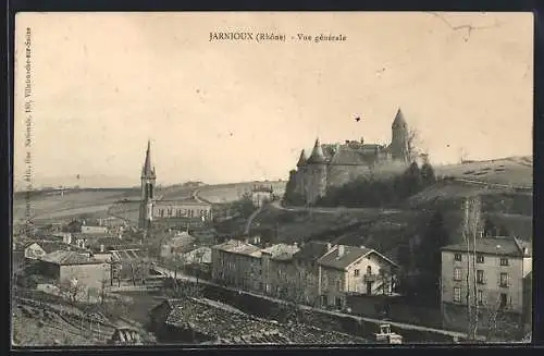 AK Jarnioux, Vue générale du village et du château